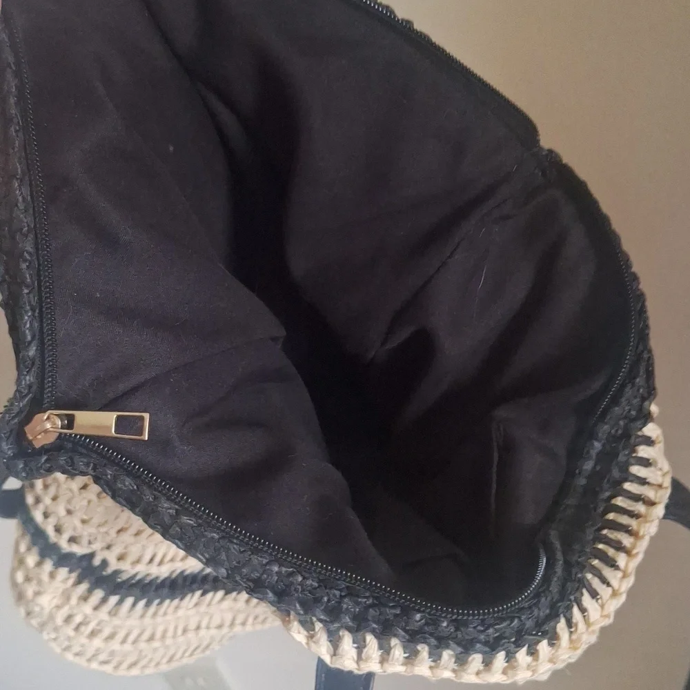 Striped Chic Woven Tote Bag - Picture 6 of 6